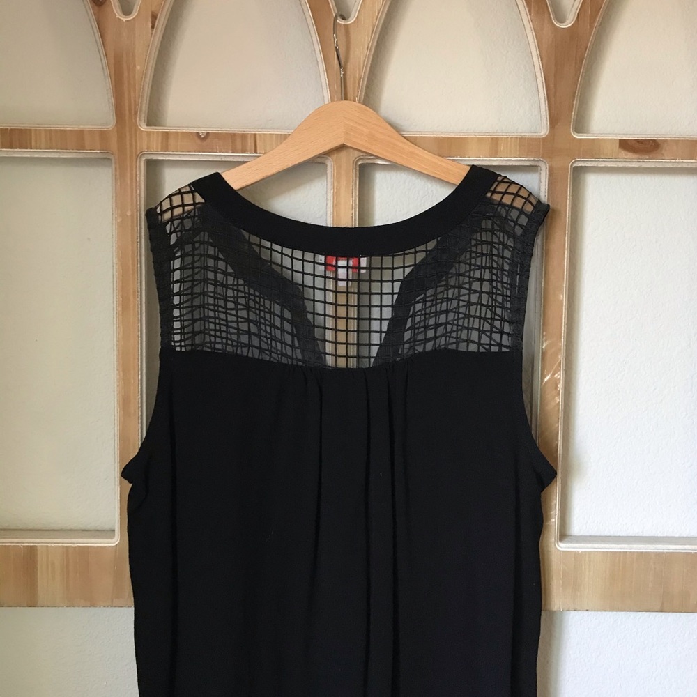 Black Sleeveless Henley Tank - Picture 4 of 6